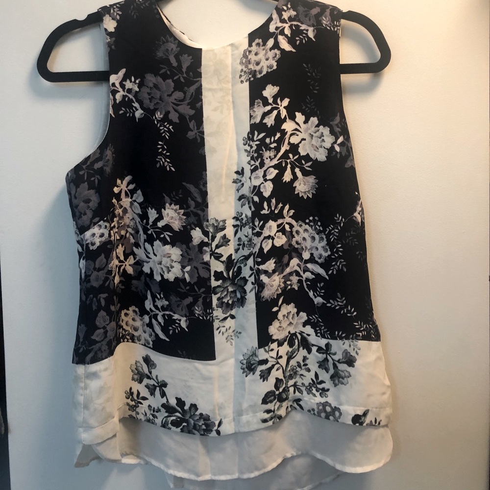 White and blue flower top